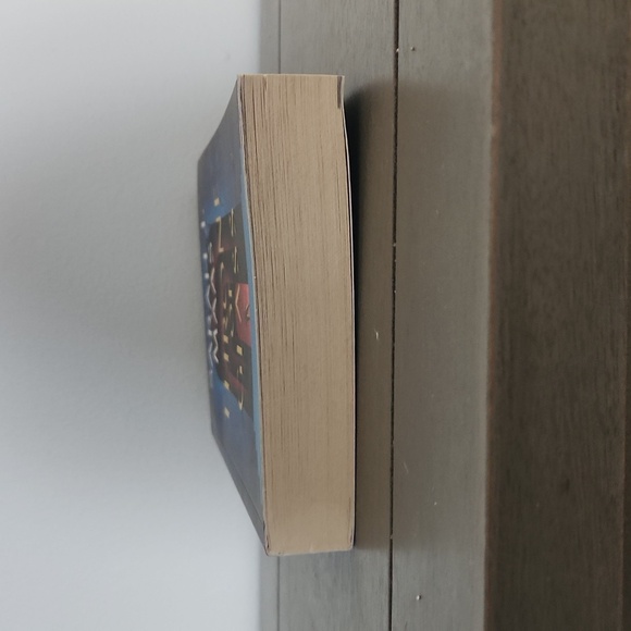 Throne of glass by Sara j maas fantasy booktok - Picture 5 of 8